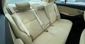 টয়োটা প্রিমিও ২০২১ সিলভার