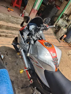 Suzuki Gixxer SF FI 2023 Orange