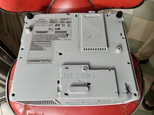 Hitachi CP-X2511 3LCD Projector