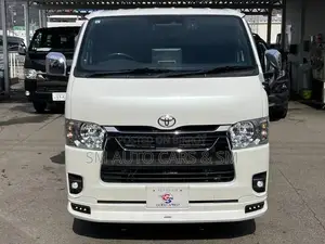 Toyota HiAce 2022 Pearl