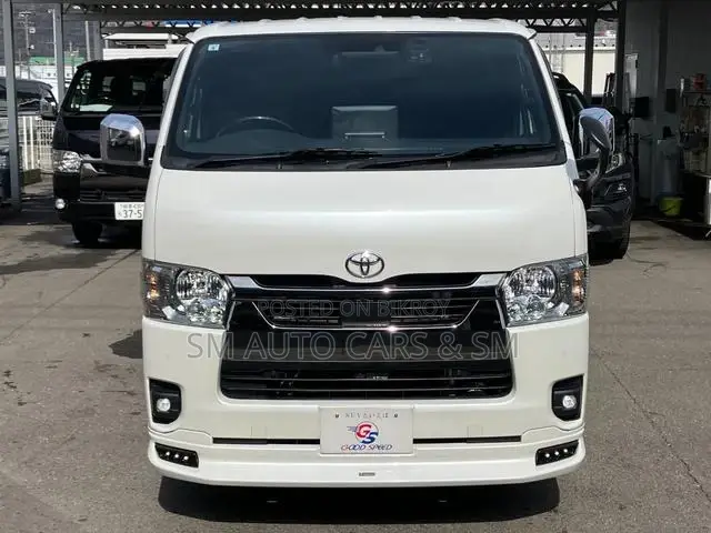 Toyota HiAce 2022 Pearl