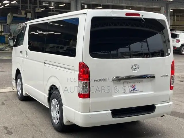 Toyota HiAce 2022 Pearl