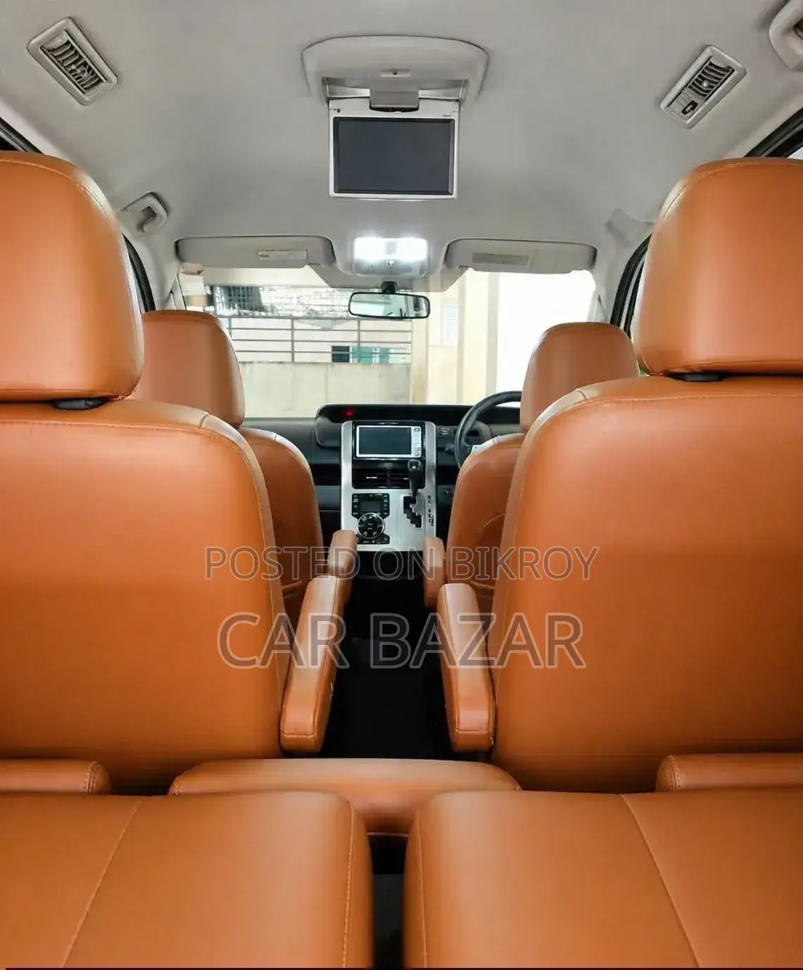 Toyota Noah 2.0 143hp AWD (8 Seater) 2013 Pearl