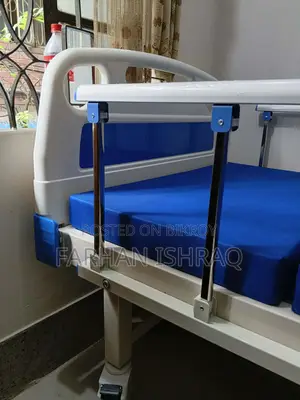 Two-Function Fresh Hospital Bed With Excellent Fibre Mattress