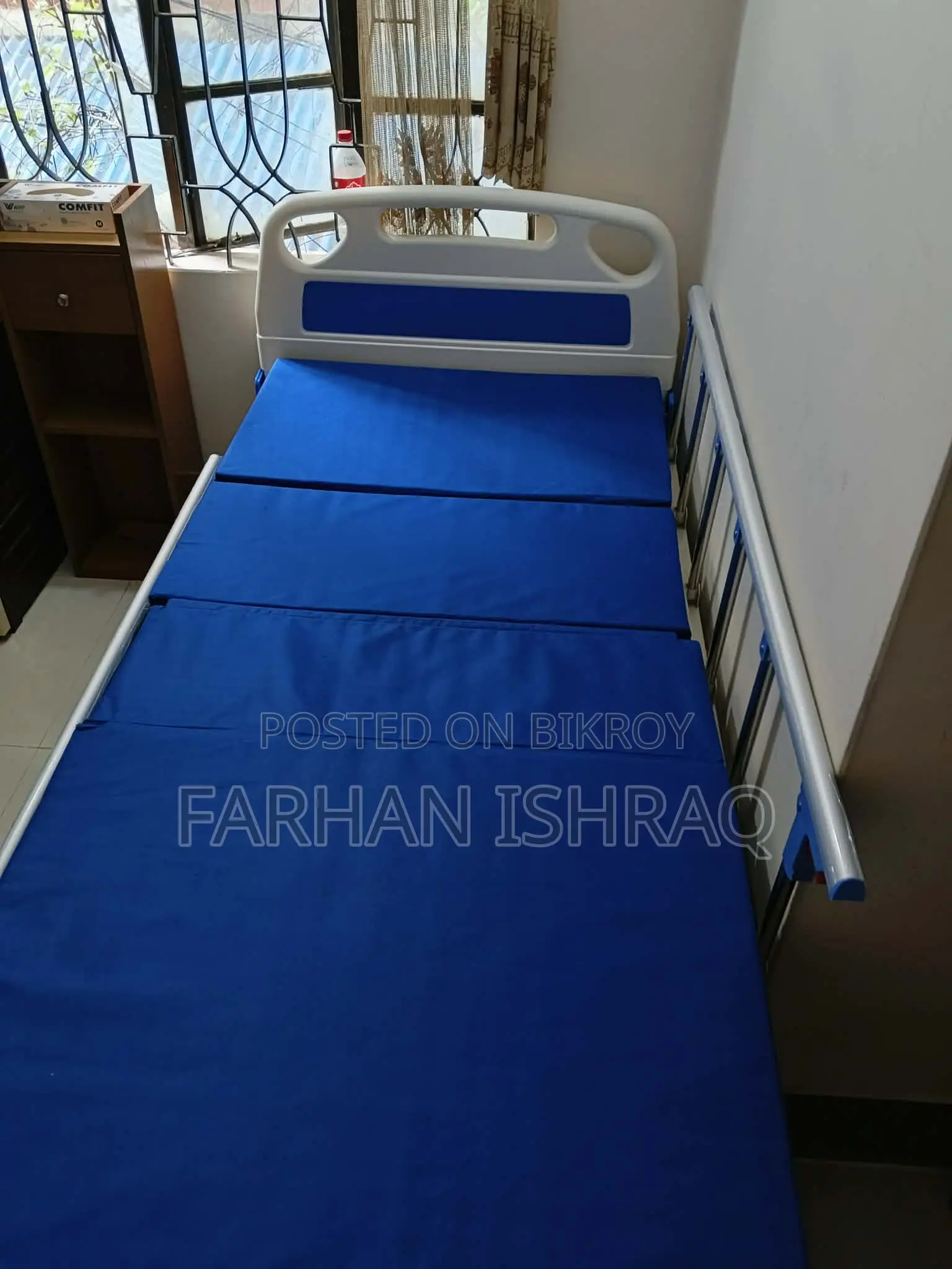 Two-Function Fresh Hospital Bed With Excellent Fibre Mattress