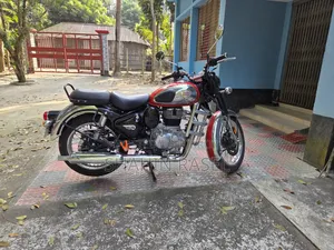 Royal Enfield Classic 350 2025 Red