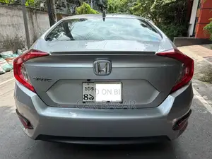 Honda Civic EX Sedan 2018 Silver