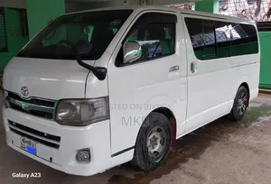 Toyota HiAce 2011 White