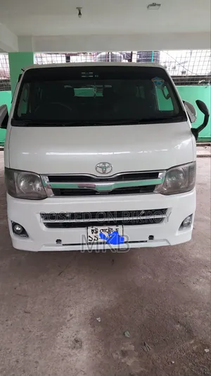 Toyota HiAce 2011 White
