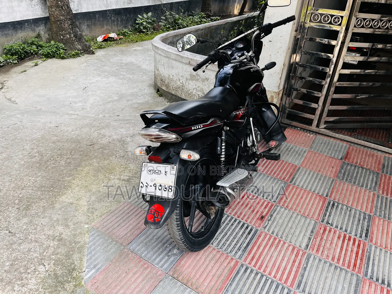 Bajaj Discover 100 2012 Black