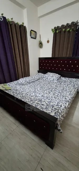 মালয়েশিয়ান কাঠের খাট