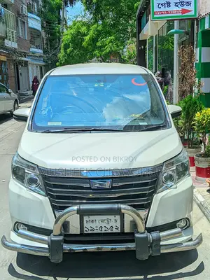 Toyota Noah 1.8 FWD Hybrid (7 Seater) 2014 Pearl