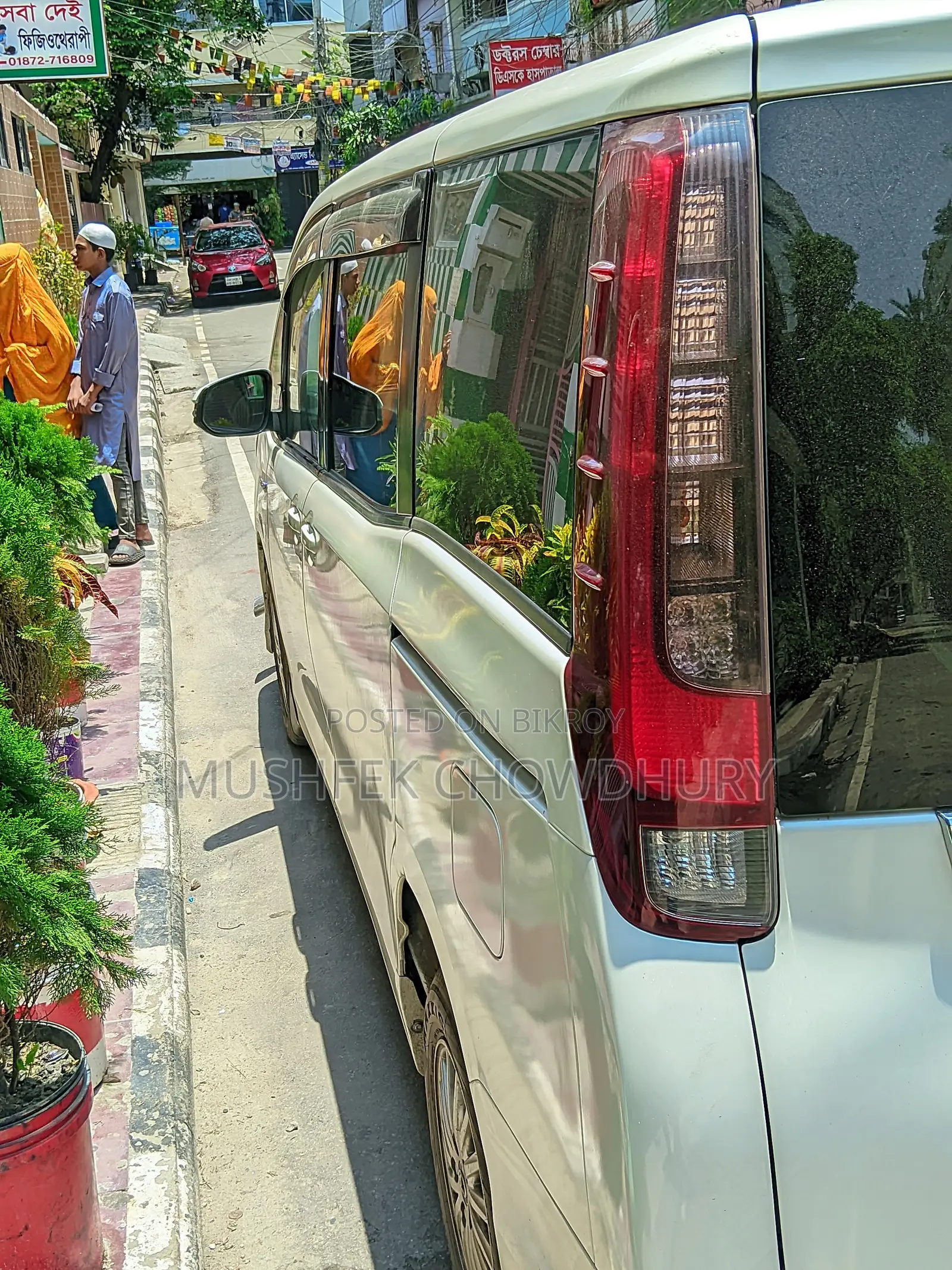 Toyota Noah 1.8 FWD Hybrid (7 Seater) 2014 Pearl