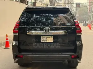 Toyota Land Cruiser Prado 2.7 2017 Black