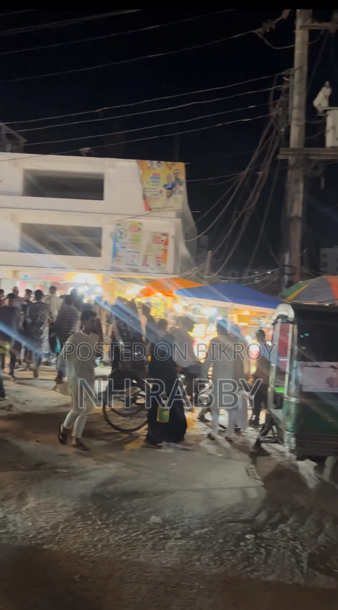 চট্টগ্রাম বহদ্দারহাট হক মার্কেট , জমিসহ দোকান বিক্রি করা হবে।