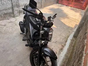 সুজুকি জিক্সার ২৫০ ২০২৫ কালো
