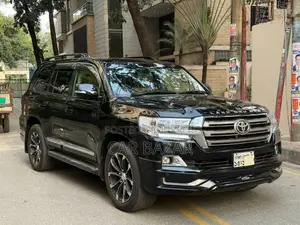 Toyota Land Cruiser 4.5 V8 VXR 2015 কালো