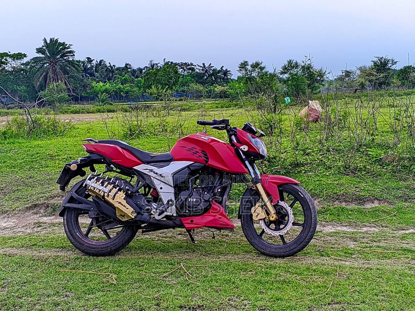 TVS Apache RTR 160 4V 2022 Red
