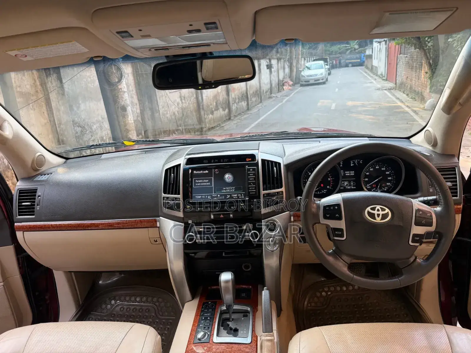 Toyota Land Cruiser 4.5 V8 VXR 2012 Maroon