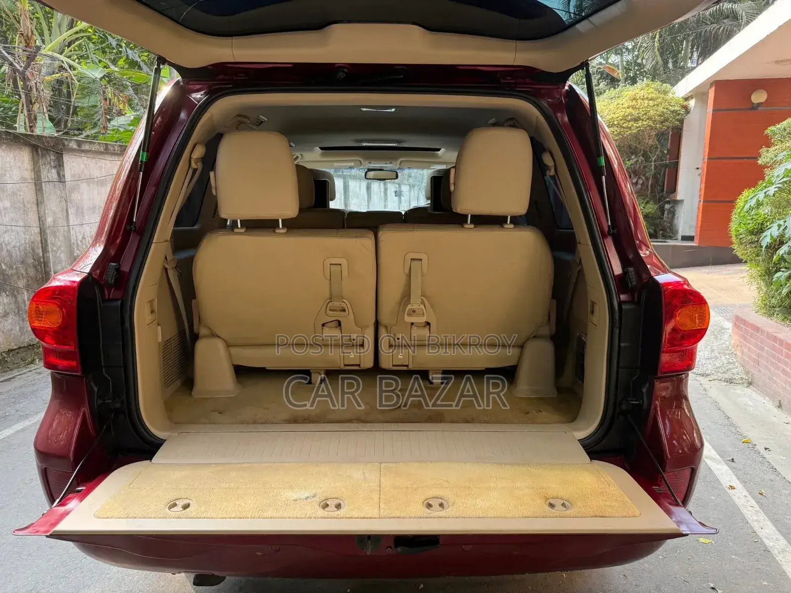 Toyota Land Cruiser 4.5 V8 VXR 2012 Maroon