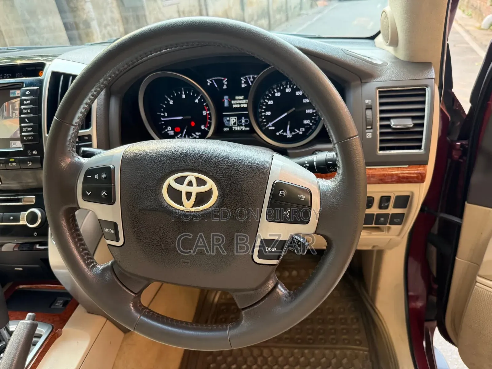 Toyota Land Cruiser 4.5 V8 VXR 2012 Maroon