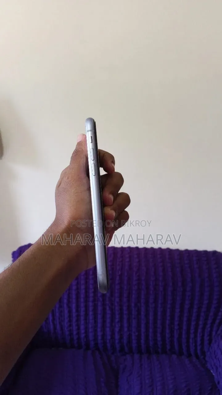 New Apple iPhone 11 64 GB Purple