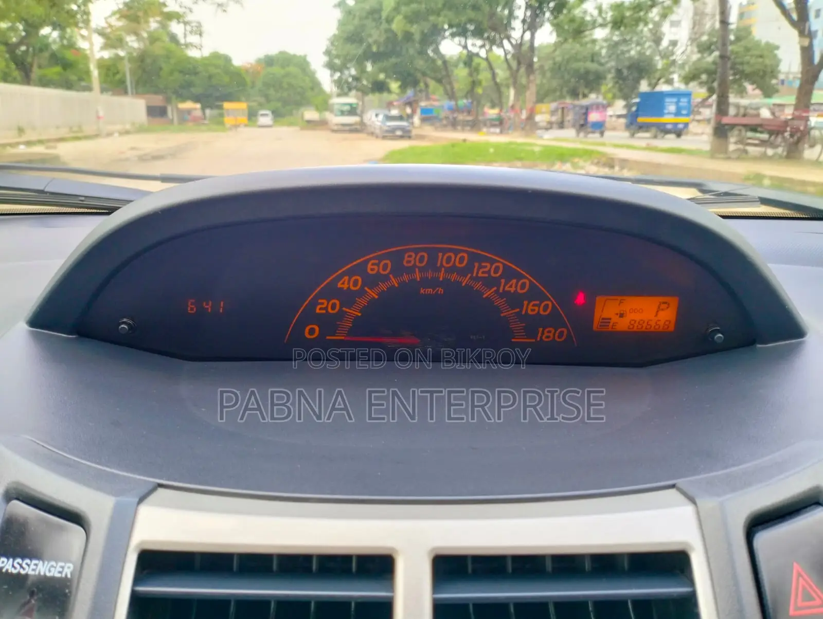 Toyota Vitz 2009 White