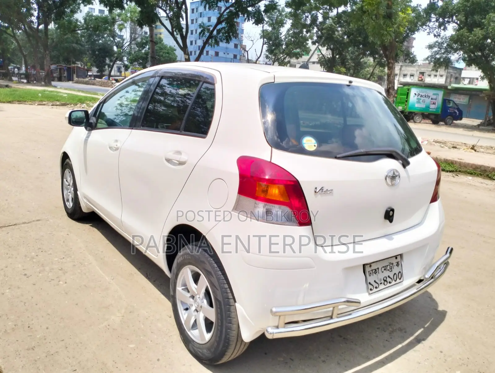 Toyota Vitz 2009 White