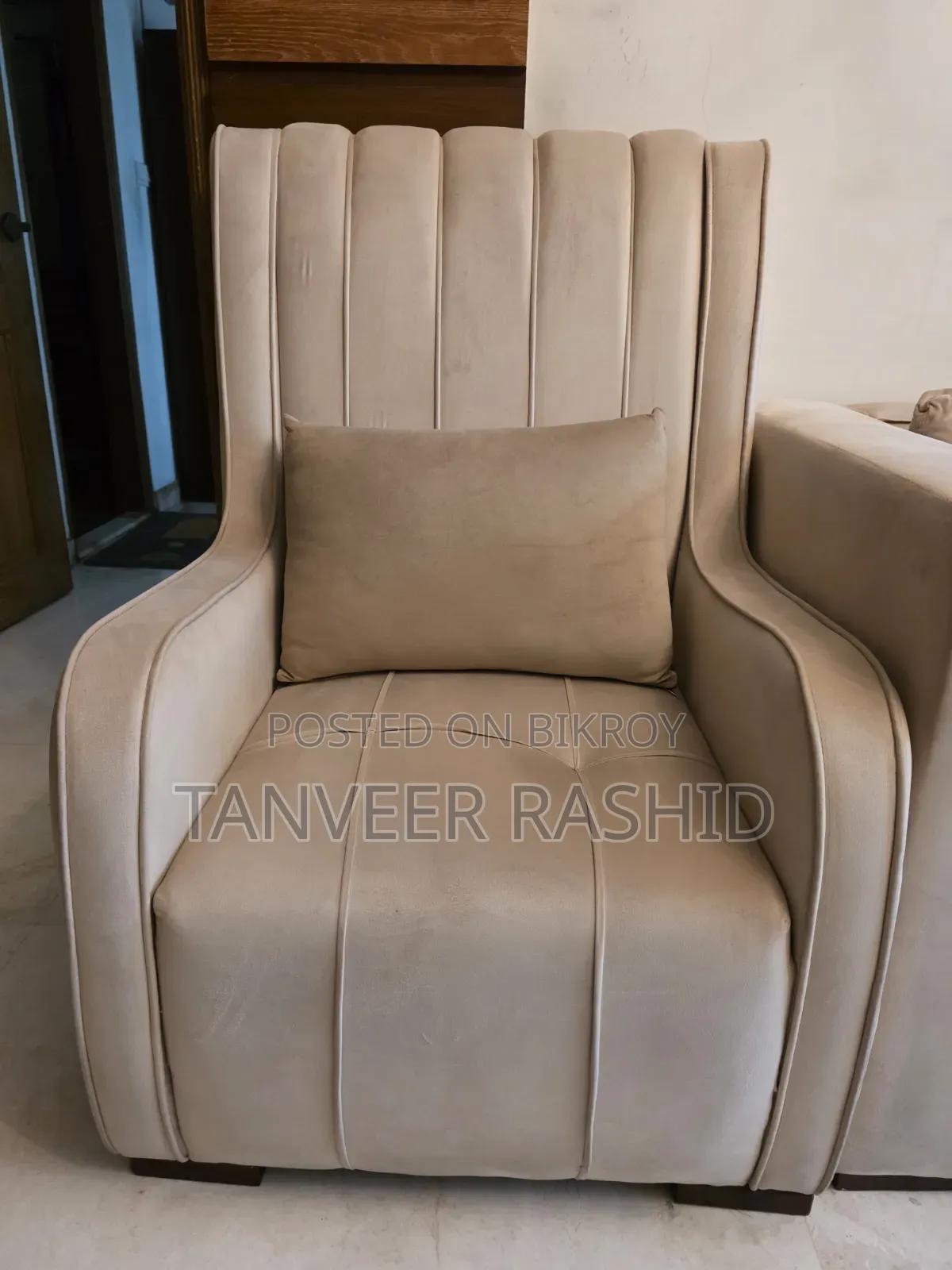 6 Seater + 1 Seater Sofa