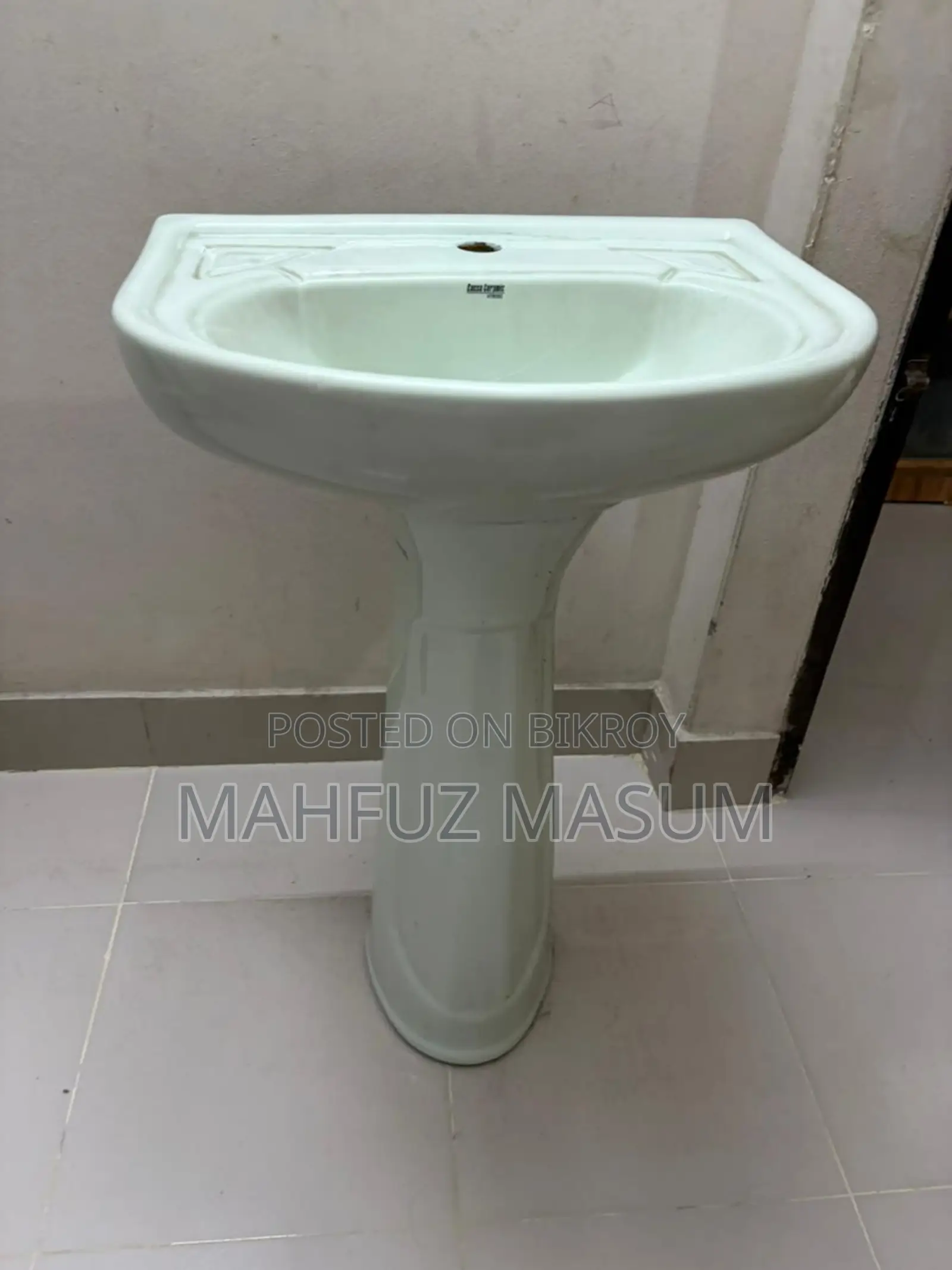 ভালো কন্ডিশনের ব্যবহৃত ওয়াশ বেসিন / ওয়েস্ট কাপলিং সহো বিক্রি হবে