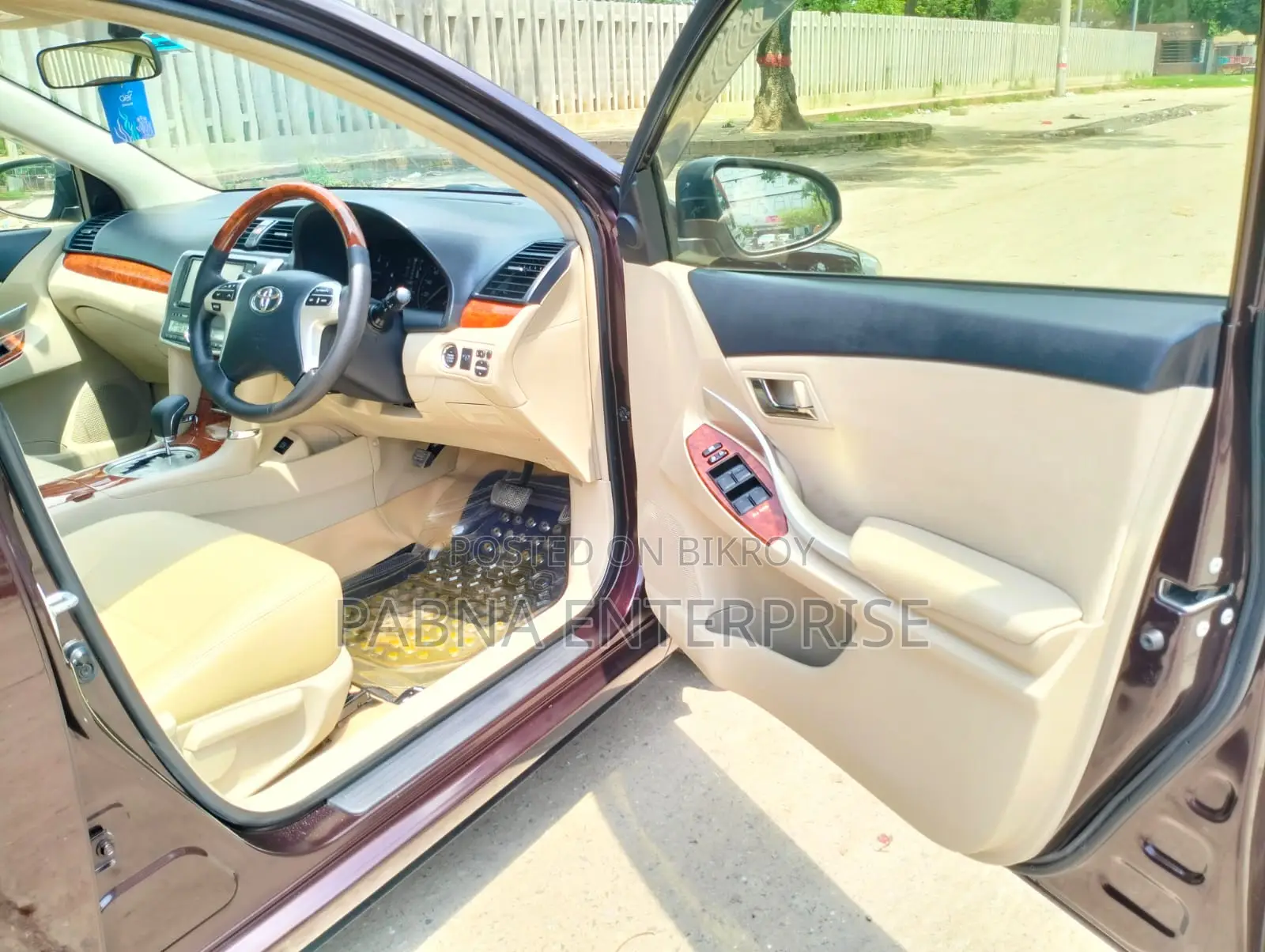 Toyota Premio 2015 Maroon