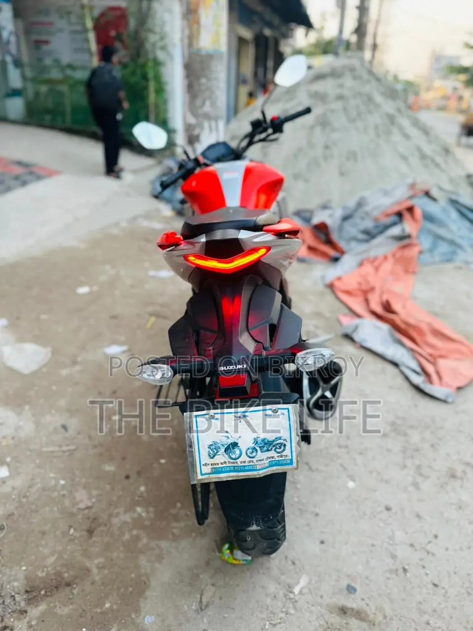 Suzuki 2025 Orange