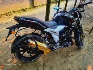 TVS Apache RTR 160 4V 2022 Black