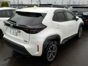 Toyota Yaris Cross 1.5 Hybrid FWD 2022 Pearl