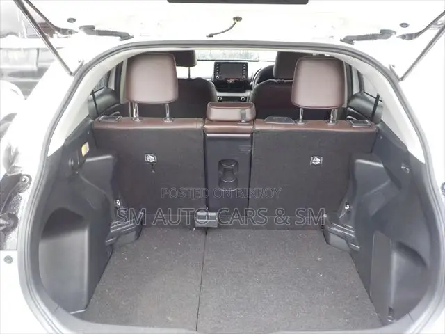 Toyota Yaris Cross 1.5 Hybrid FWD 2022 Pearl
