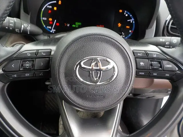 Toyota Yaris Cross 1.5 Hybrid FWD 2022 Pearl