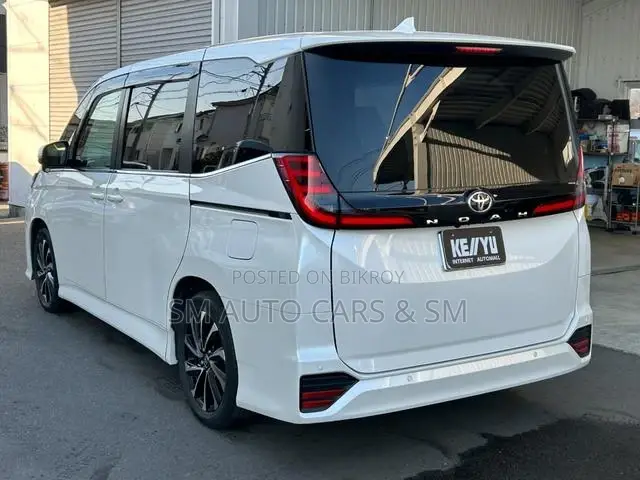 Toyota Noah 2022 Pearl