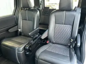 Toyota Noah 2022 Pearl