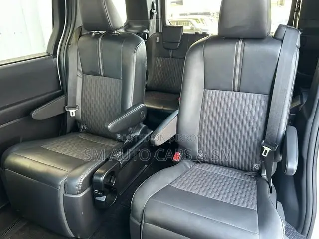 Toyota Noah 2022 Pearl