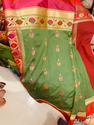 নারীদের শাড়ি