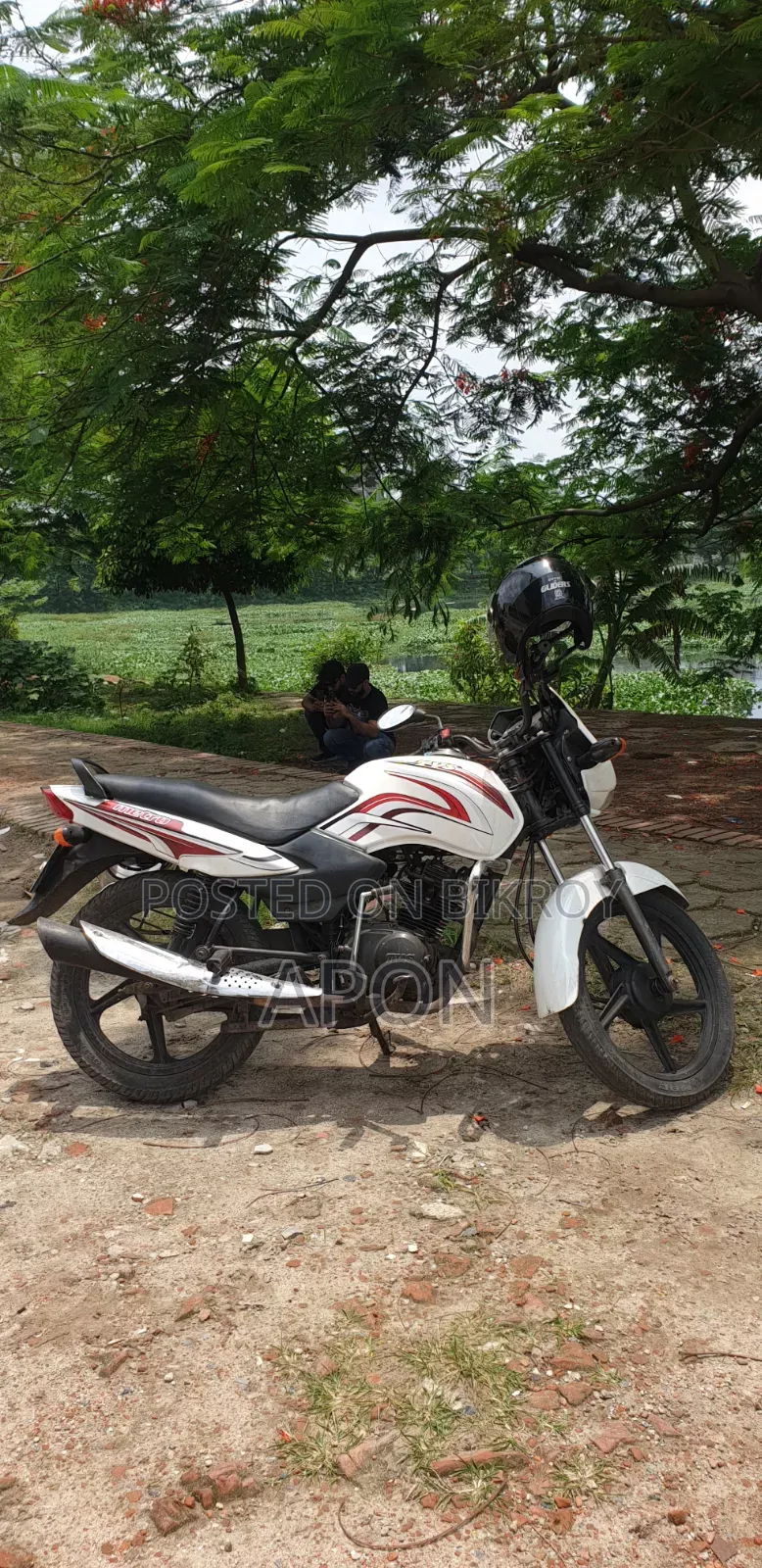 TVS Metro 2016 White