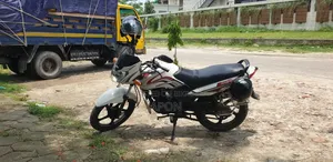 TVS Metro 2016 White