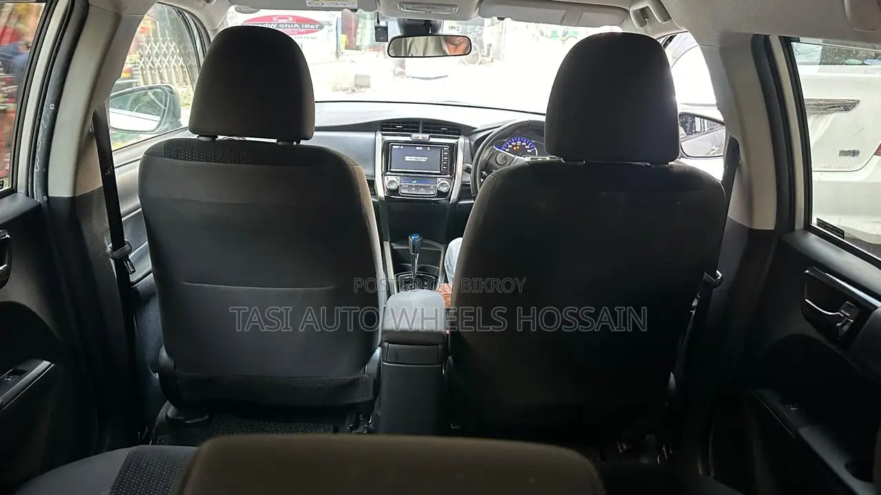 Toyota Corolla Fielder 1.5 Hybrid FWD 2020 Silver