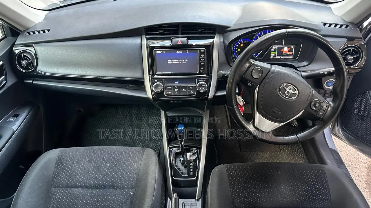 Toyota Corolla Fielder 1.5 Hybrid FWD 2020 Silver