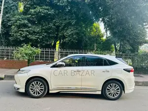 Toyota Harrier 2.0 2018 Pearl