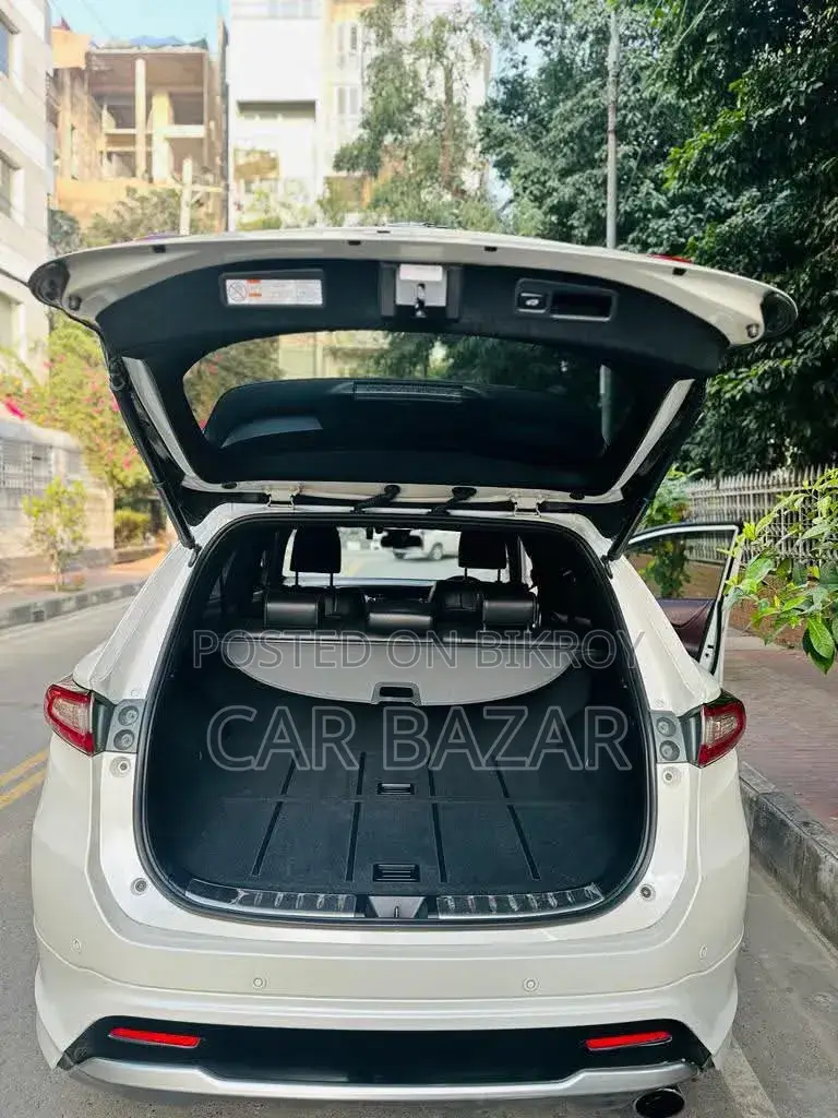 Toyota Harrier 2.0 2018 Pearl
