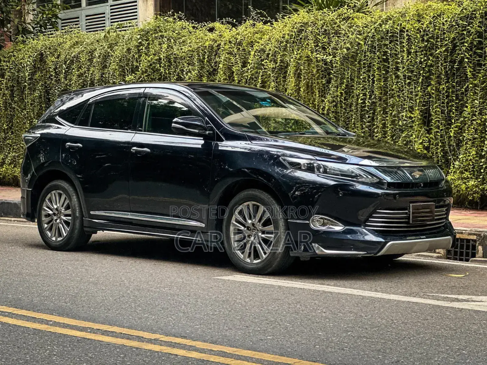 Toyota Harrier 2.0 2014 Black