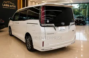 Toyota Esquire 1.8 FWD Hybrid (7 Seater) 2018 Pearl
