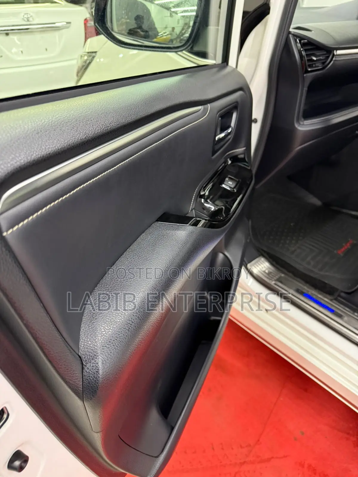 Toyota Esquire 1.8 FWD Hybrid (7 Seater) 2018 Pearl