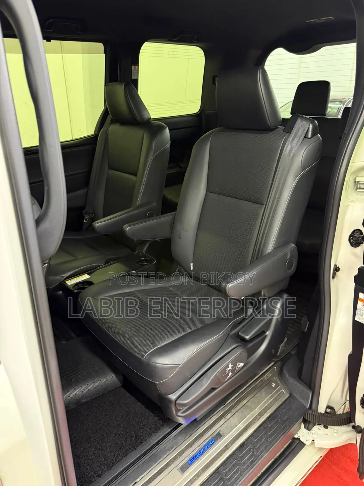 Toyota Esquire 1.8 FWD Hybrid (7 Seater) 2018 Pearl